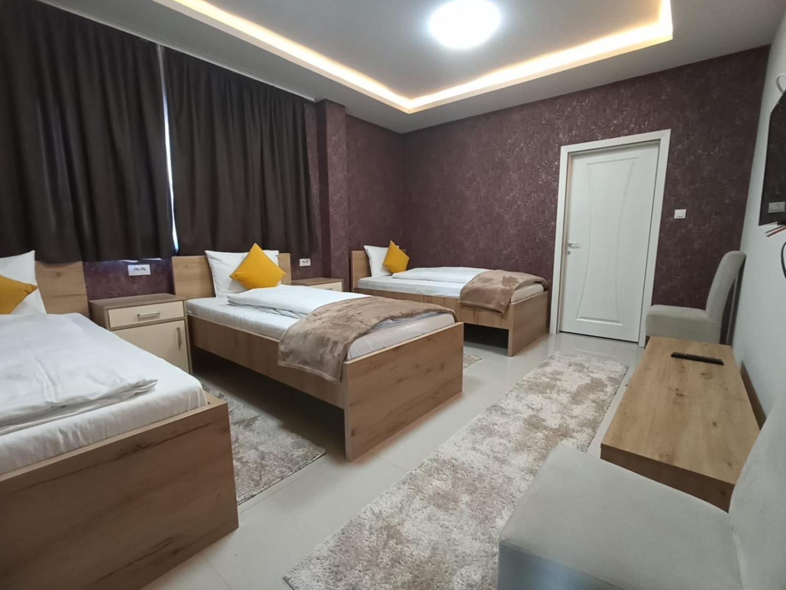 Garnet Hotel & Event Centar Ruma Exterior photo