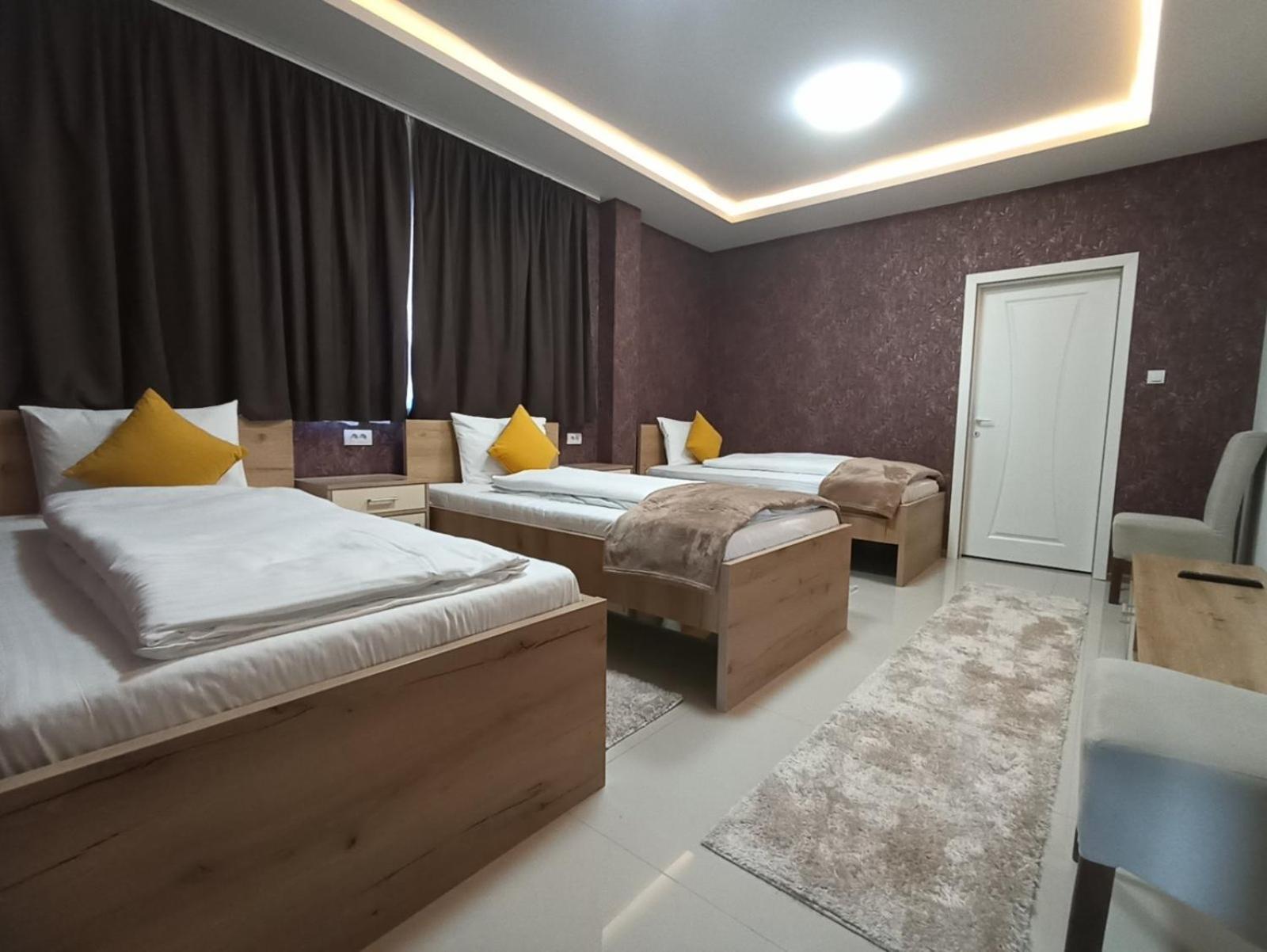 Garnet Hotel & Event Centar Ruma Exterior photo