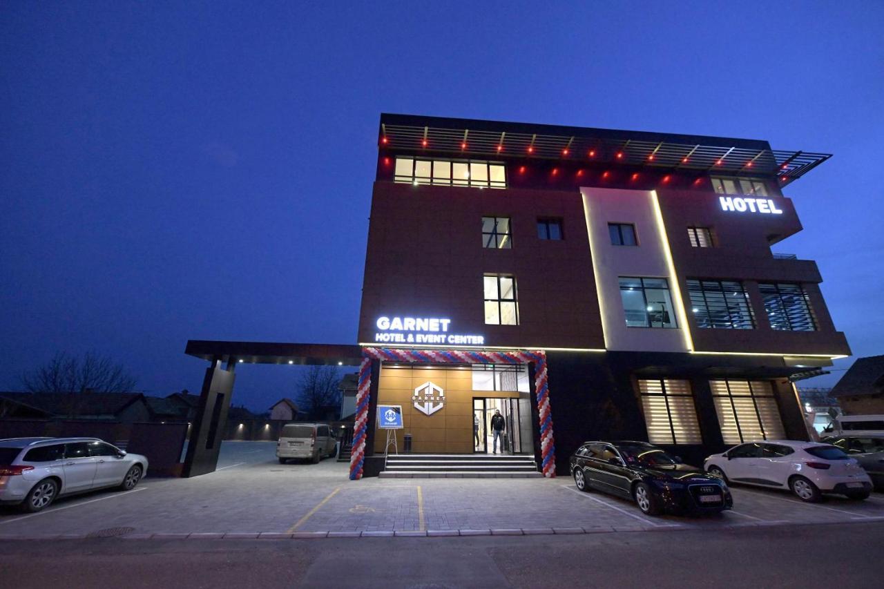 Garnet Hotel & Event Centar Ruma Exterior photo